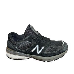 Women’s New balance 990 athletic shoes size 9 B black